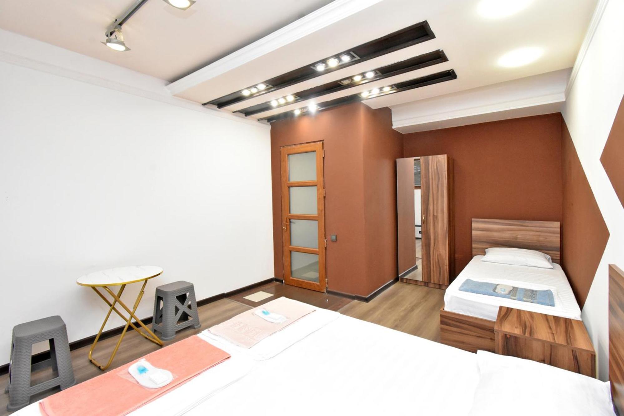 Luna Guest House Erivan Exterior foto